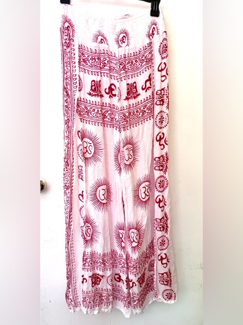 Bohemian White & Red Printed Yoga pants with slits